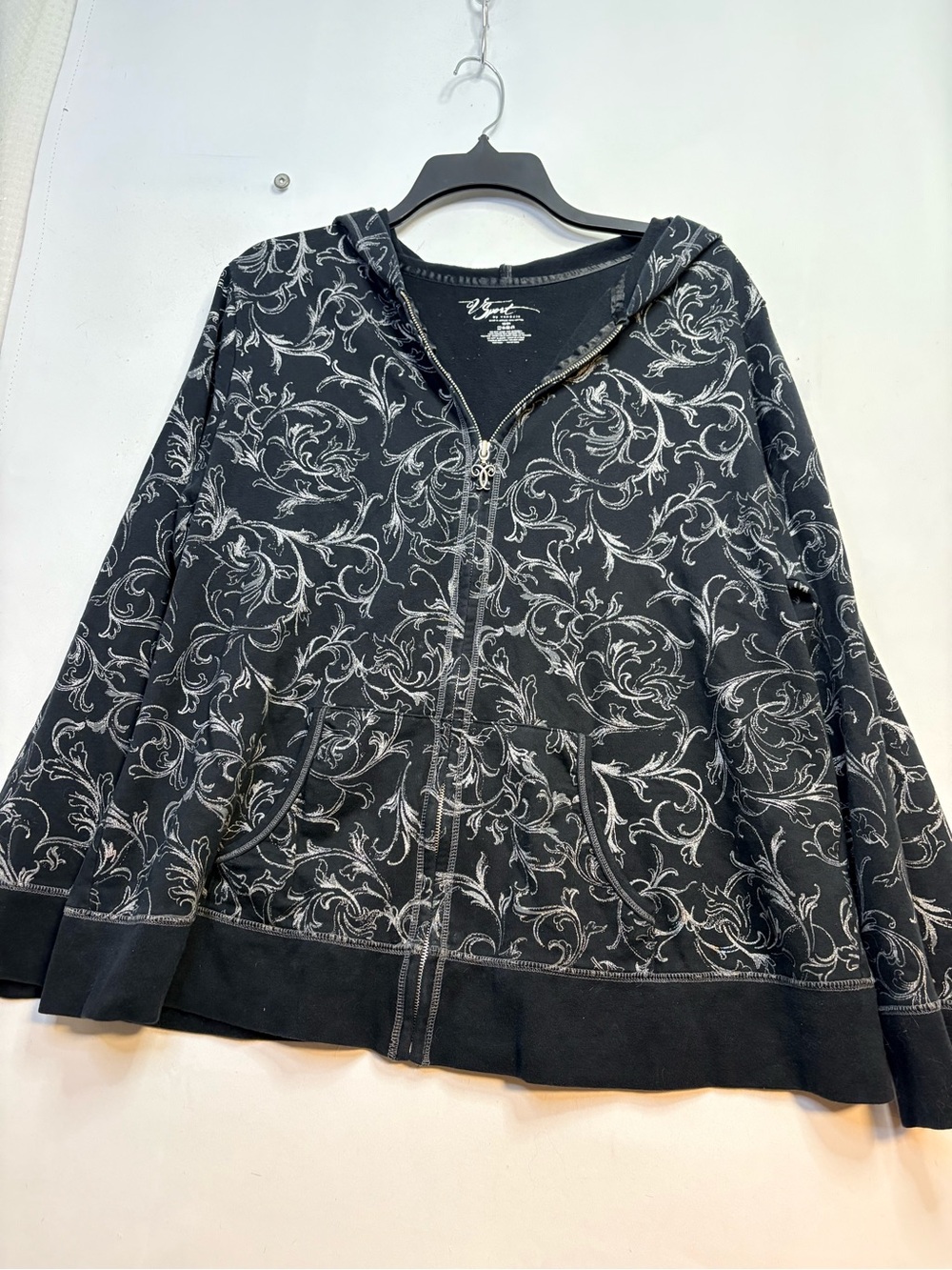 Venezia Black Zip-Front Hoodie Jacket with White Scroll Print size 18/20